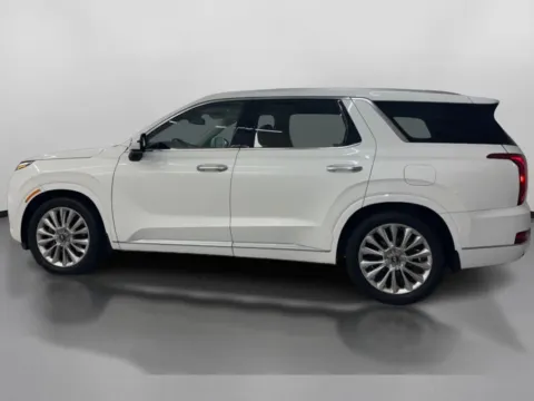 More photos of 2020 Hyundai Palisade Limited Sport Utility 4D at DriveMax (Auto Center Sales and Service), MA