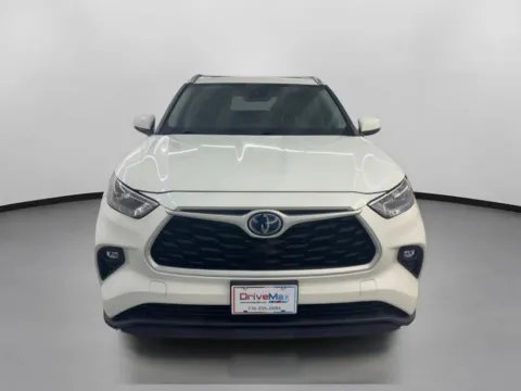 Photos of 2020 Toyota Highlander Hybrid XLE Sport Utility 4D for sale in West Bridgewater, MA at DriveMax (Auto Center Sales and Service)