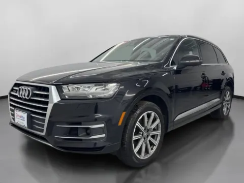 More photos of 2017 Audi Q7 3.0T Premium Plus Sport Utility 4D at DriveMax (Auto Center Sales and Service), MA