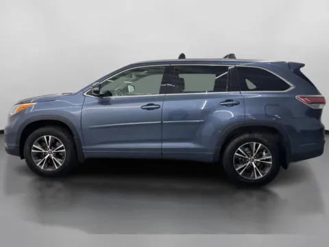 More photos of 2016 Toyota Highlander XLE Sport Utility 4D at DriveMax (Auto Center Sales and Service), MA
