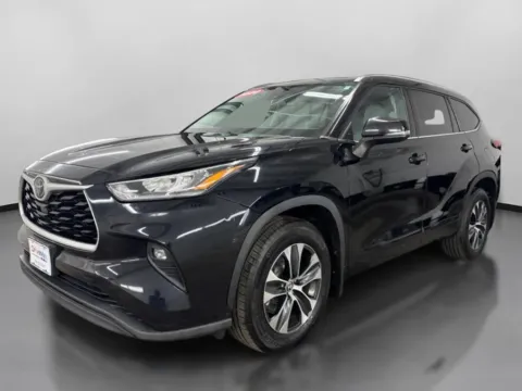 More photos of 2020 Toyota Highlander XLE Sport Utility 4D at DriveMax (Auto Center Sales and Service), MA