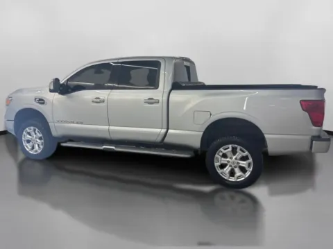 More photos of 2016 Nissan TITAN XD Crew Cab SL Pickup 4D 6 1/2 ft at DriveMax (Auto Center Sales and Service), MA