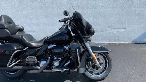 Another view of 2017 Harley-Davidson FLHTK Ultra Limited for sale in West Bridgewater, MA at DriveMax (Auto Center Sales and Service)
