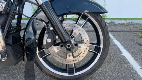 More photos of 2017 Harley-Davidson Street Glide Special at DriveMax (Auto Center Sales and Service), MA