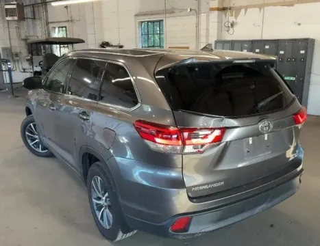 Photos of 2018 Toyota Highlander XLE Sport Utility 4D for sale in West Bridgewater, MA at DriveMax (Auto Center Sales and Service)
