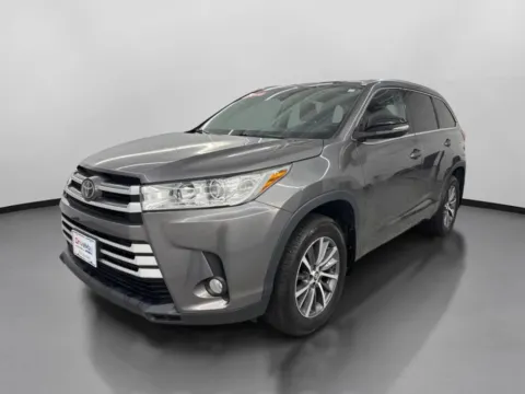 More photos of 2018 Toyota Highlander XLE Sport Utility 4D at DriveMax (Auto Center Sales and Service), MA