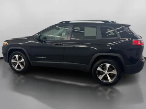 More photos of 2022 Jeep Cherokee Limited Sport Utility 4D at DriveMax (Auto Center Sales and Service), MA