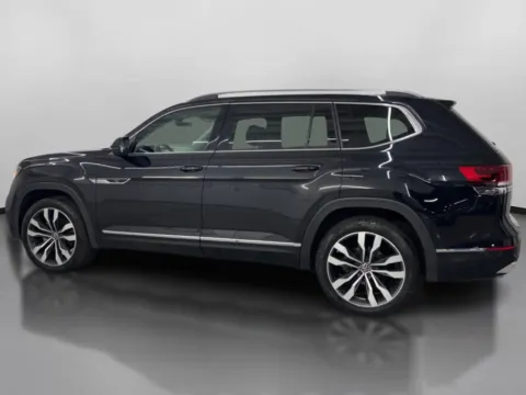 More photos of 2022 Volkswagen Atlas SEL Premium R-Line 4Motion Sport Utility 4D at DriveMax (Auto Center Sales and Service), MA