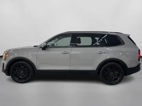 More photos of 2022 Kia Telluride SX Sport Utility 4D at DriveMax (Auto Center Sales and Service), MA