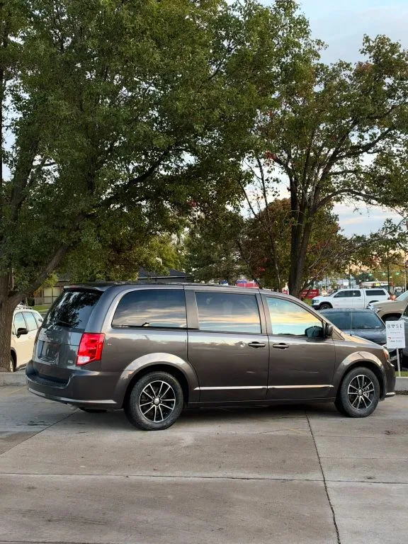 Another view of 2018 Dodge Grand Caravan Passenger SE Plus Minivan 4D for sale in Midvale, UT at Saint Motors