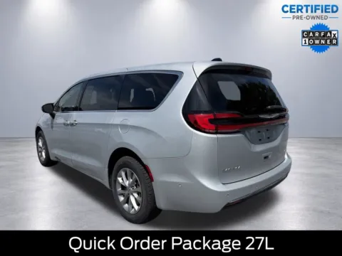 More photos of 2023 Chrysler Pacifica Touring L at Keller Bros Auto Co, PA