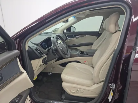 Another view of 2018 Lincoln MKX Reserve for sale in Mansfield, OH at Clement Supercenter Ohio