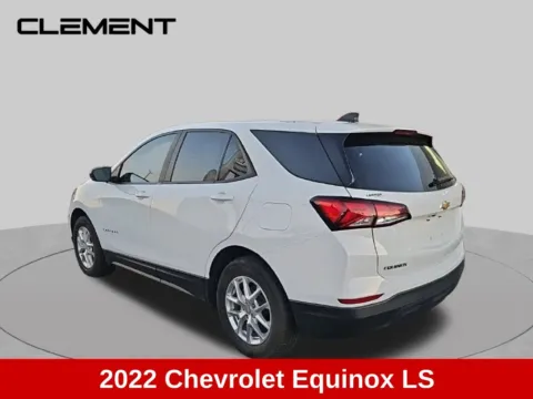 More photos of 2022 Chevrolet Equinox LS at Clement Supercenter Ohio, OH