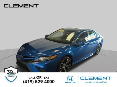 Blue 2019 Toyota Camry SE for sale in Mansfield, OH