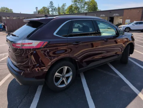 More photos of 2019 Ford Edge SEL at Clement Supercenter Ohio, OH