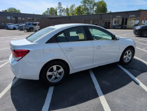 More photos of 2014 Chevrolet Cruze 1LT at Clement Supercenter Ohio, OH