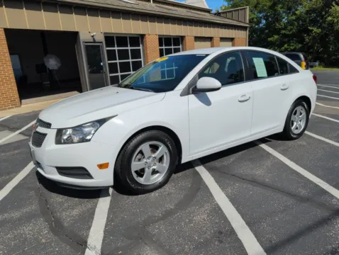 White 2014 Chevrolet Cruze 1LT for sale in Mansfield, OH