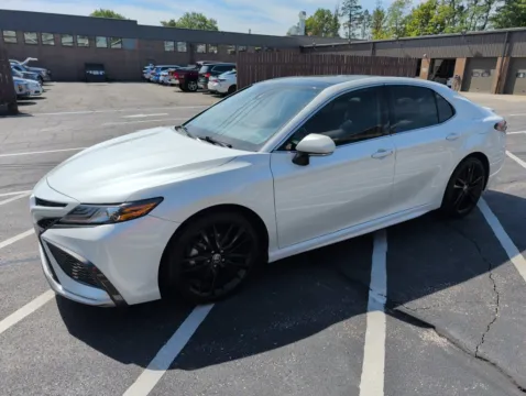 White 2022 Toyota Camry XSE for sale in Mansfield, OH