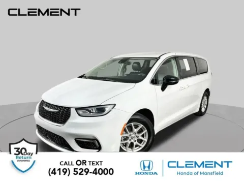 White 2024 Chrysler Pacifica Touring L for sale in Mansfield, OH
