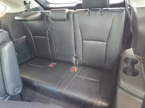 More photos of 2021 Toyota Highlander XLE at Clement Supercenter Ohio, OH
