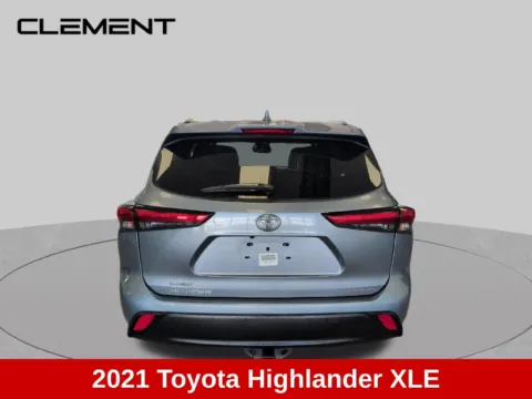 More photos of 2021 Toyota Highlander XLE at Clement Supercenter Ohio, OH