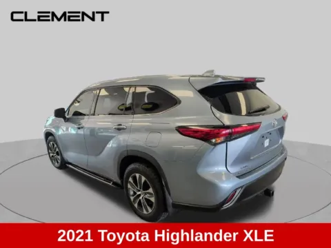 More photos of 2021 Toyota Highlander XLE at Clement Supercenter Ohio, OH