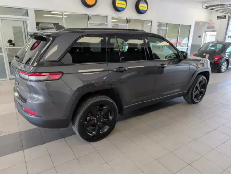 More photos of 2023 Jeep Grand Cherokee Altitude X at Clement Supercenter Ohio, OH