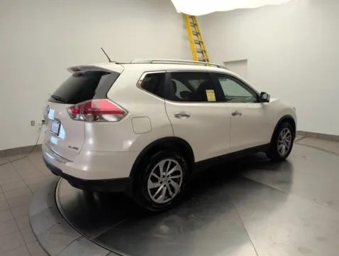 More photos of 2015 Nissan Rogue SL at Clement Supercenter Ohio, OH