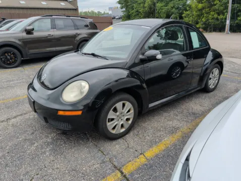 More photos of 2008 Volkswagen Beetle S at Clement Supercenter Ohio, OH