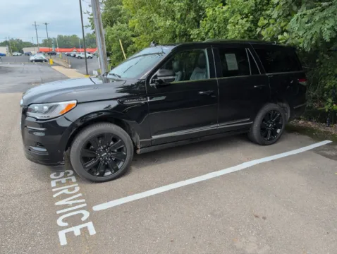 More photos of 2023 Lincoln Navigator Reserve at Clement Supercenter Ohio, OH