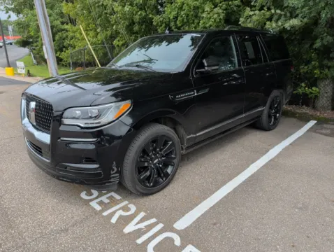 Photos of 2023 Lincoln Navigator Reserve for sale in Mansfield, OH at Clement Supercenter Ohio