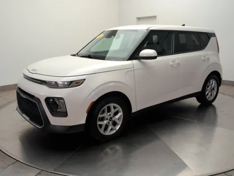 White 2022 Kia Soul S for sale in Mansfield, OH