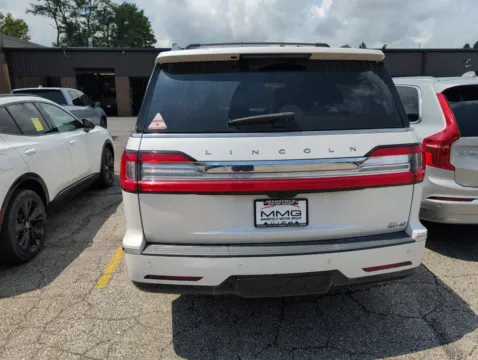 More photos of 2018 Lincoln Navigator Select at Clement Supercenter Ohio, OH