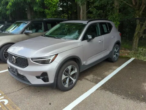 Unknown 2026 Volvo XC40 B5 Plus for sale in Mansfield, OH