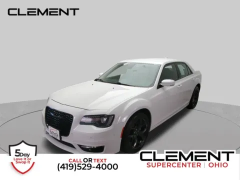 White 2022 Chrysler 300 Touring for sale in Mansfield, OH