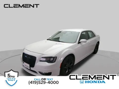 White 2022 Chrysler 300 Touring for sale in Mansfield, OH