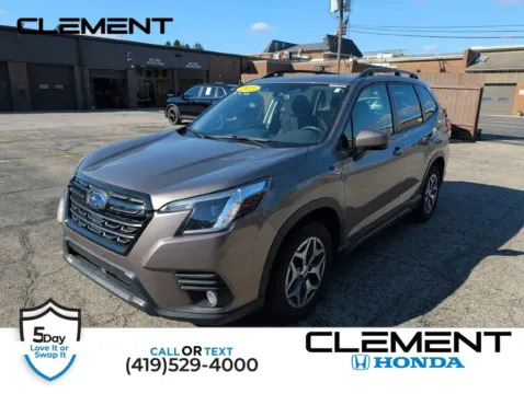 Brown 2023 Subaru Forester Premium for sale in Mansfield, OH