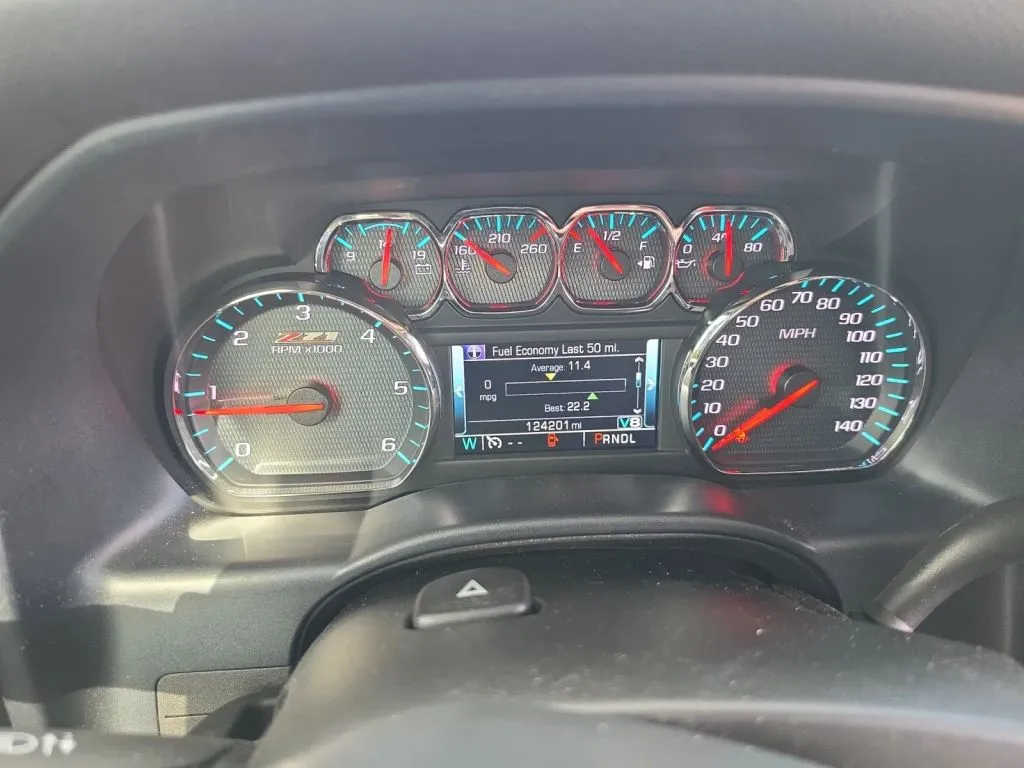 Chevrolet Silverado photo 16