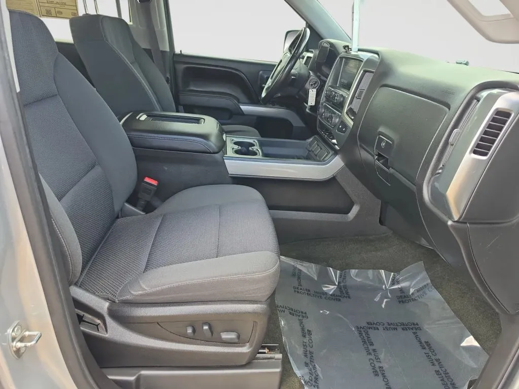 Chevrolet Silverado photo 15