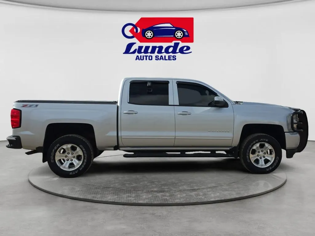 Chevrolet Silverado photo 6