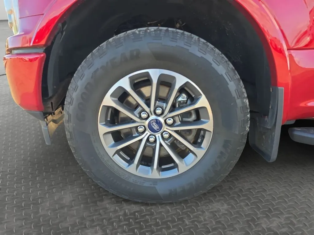 Ford F-150 photo 9