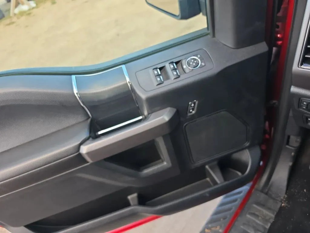 Ford F-150 photo 17