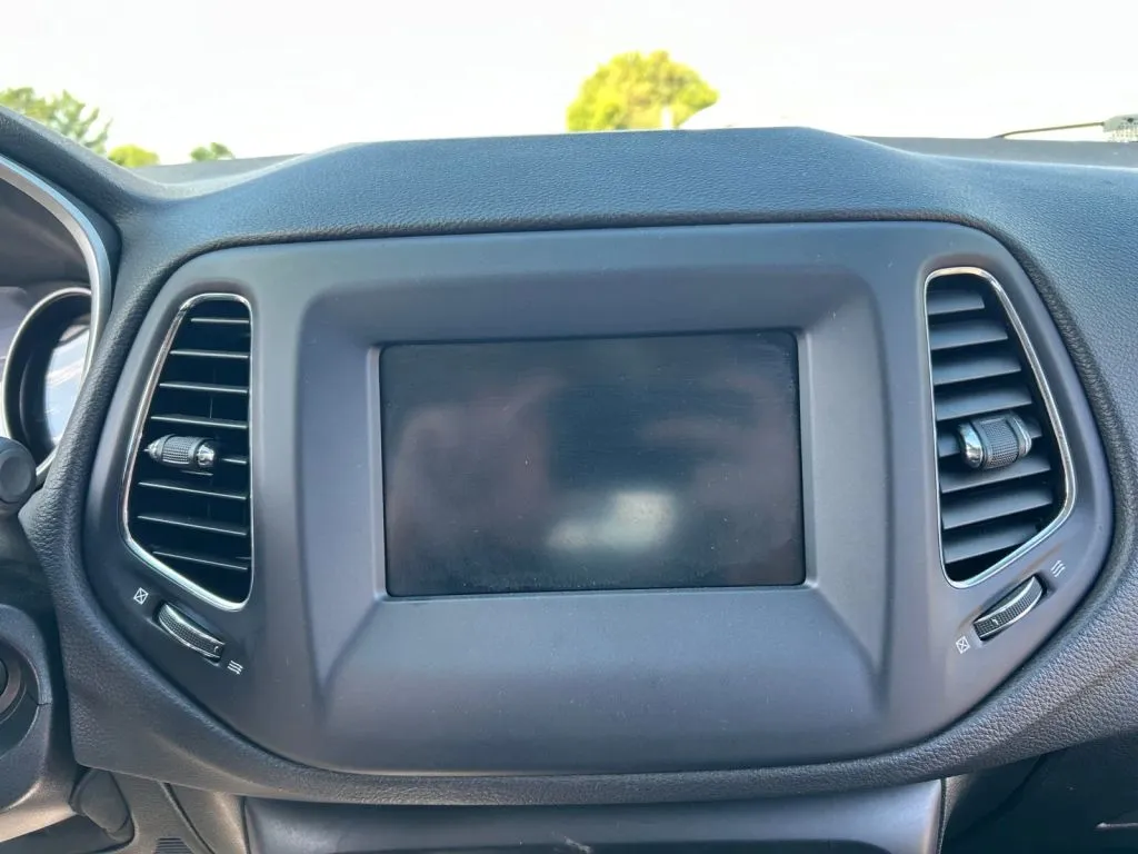 Jeep Compass photo 21