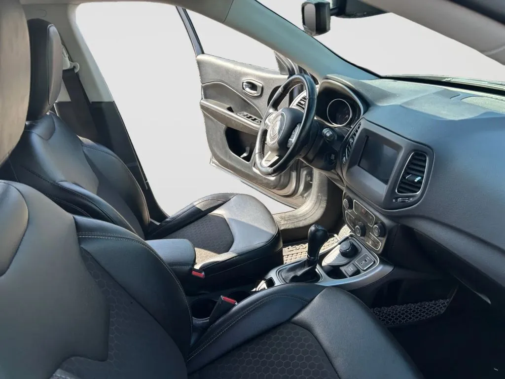 Jeep Compass photo 15