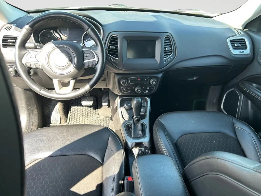 Jeep Compass photo 14