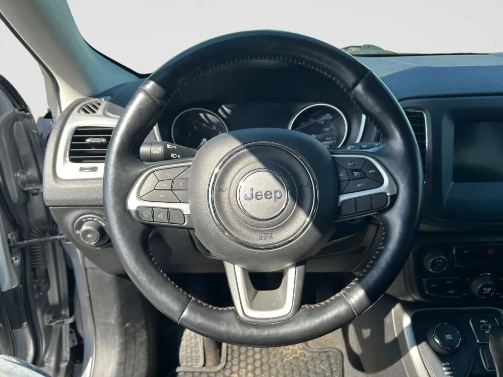 Jeep Compass photo 11