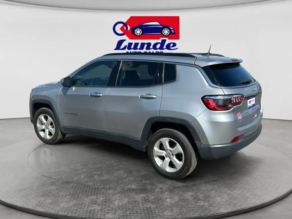 Jeep Compass photo 3