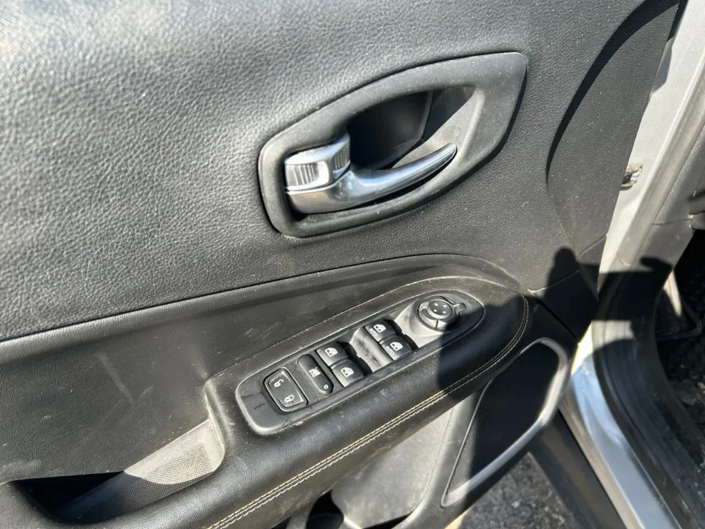Jeep Compass photo 17