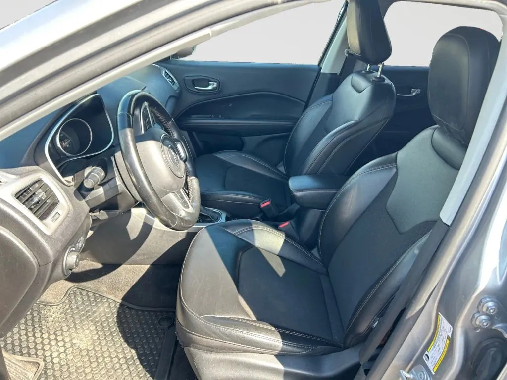Jeep Compass photo 10
