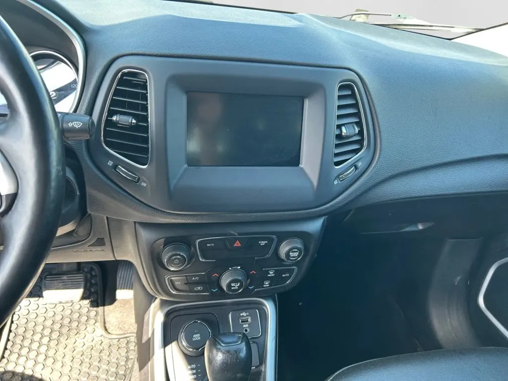 Jeep Compass photo 12